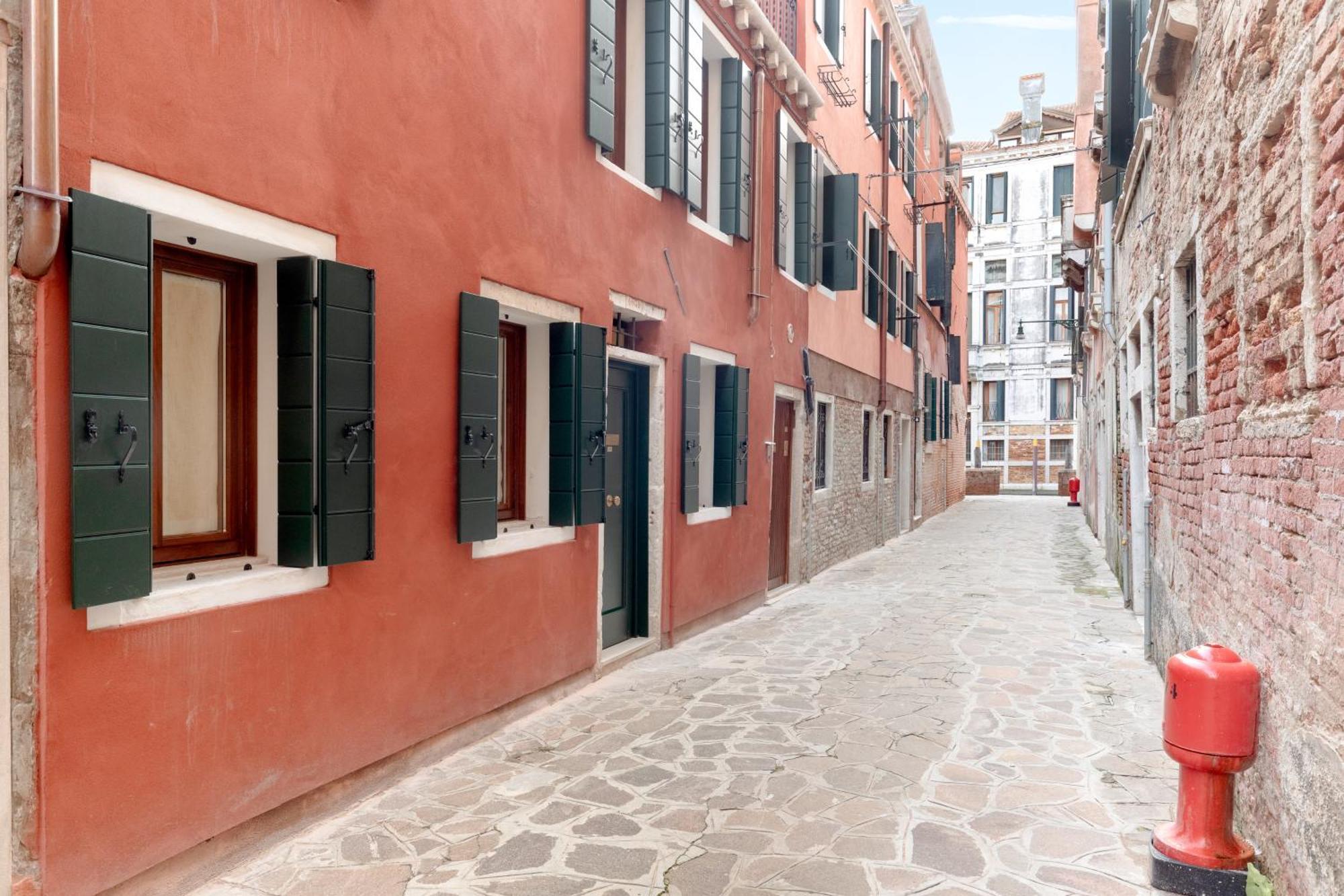 La Caorlina - Pied A Terre - Bas-relief * Venedig