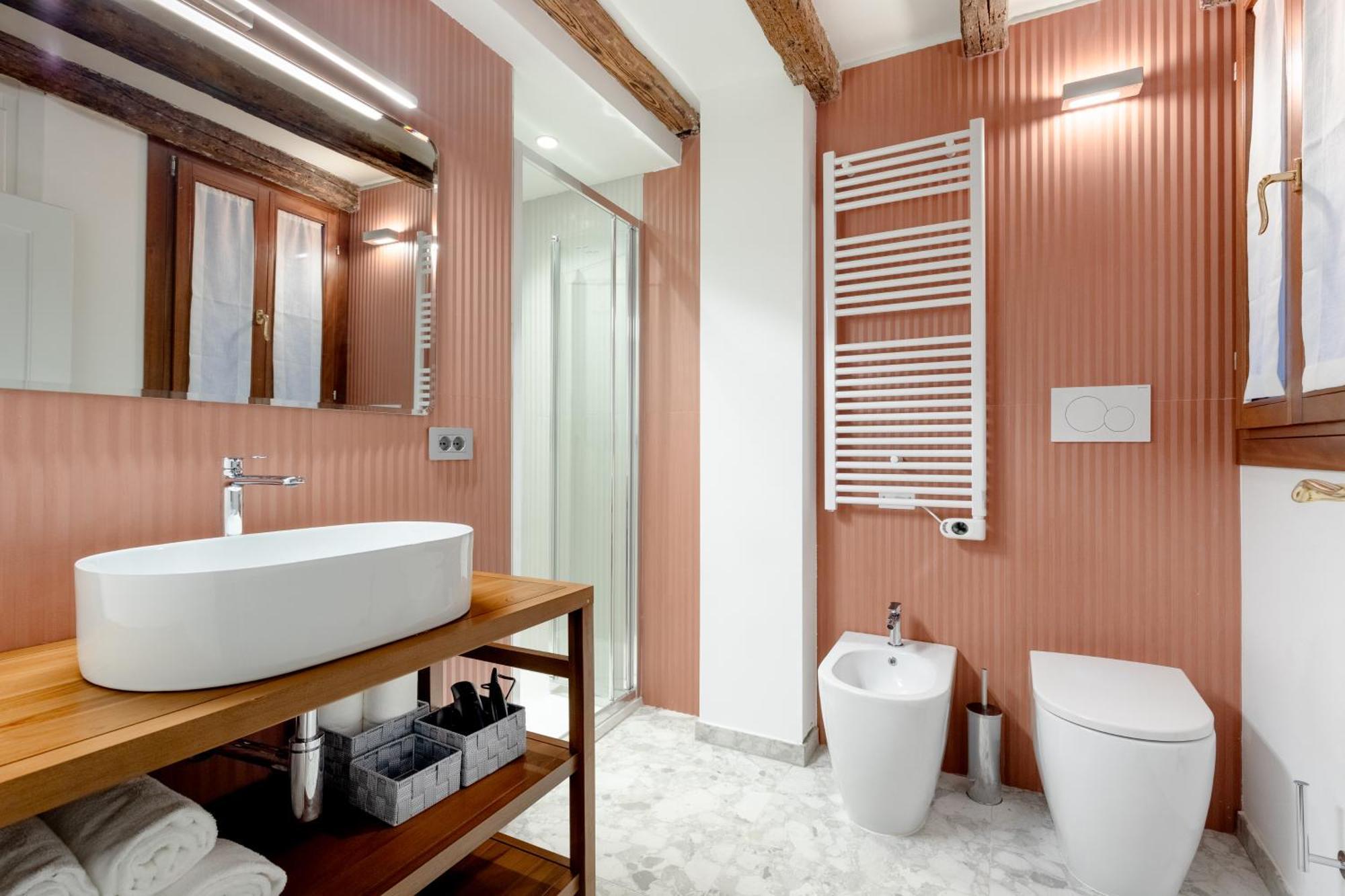 La Caorlina - Pied A Terre - Bas-relief Apartment *